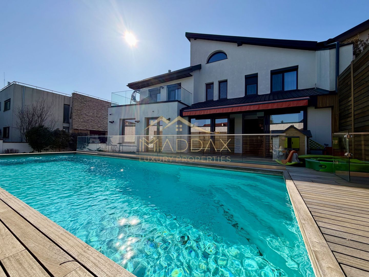 Vila Exclusivista *615mp* - teren 625mp // Erou Iancu Nicolae - Cambridge School - Poză 1