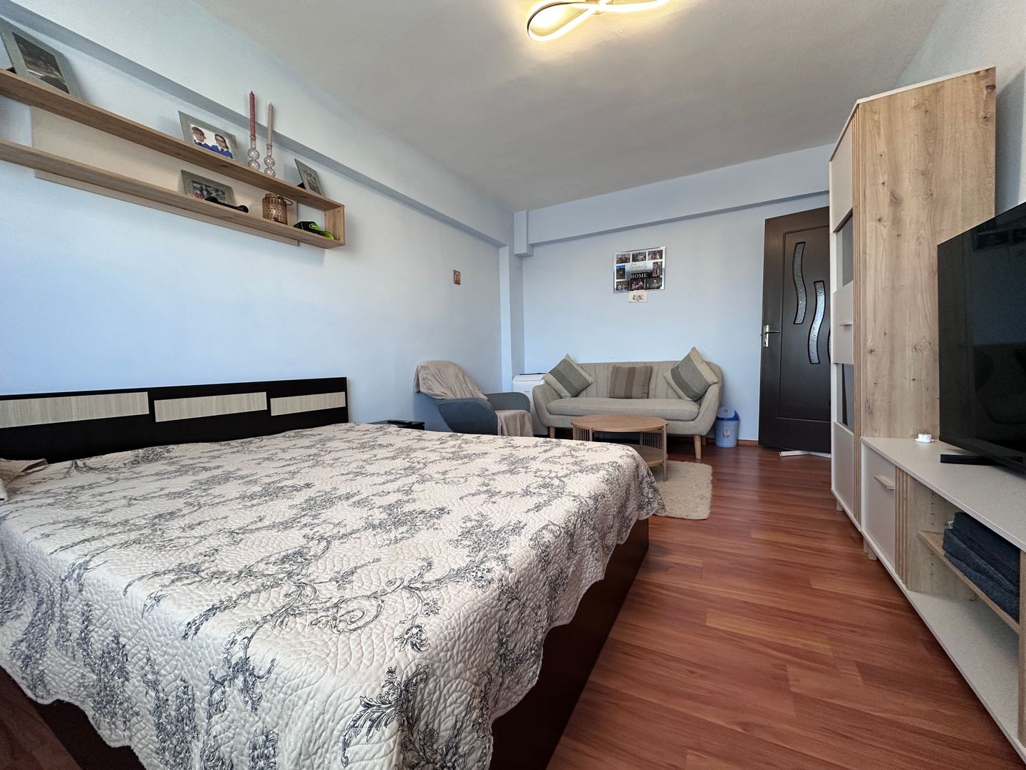 Pret accesibil! Vanzare apartament cu 2 camere in Doicesti - Poză 5