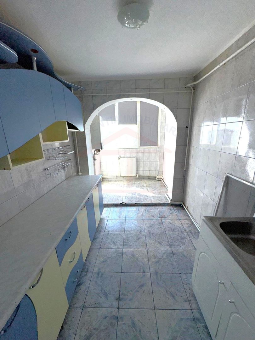 68.ooo euro, apartament 3 camere, decomandat, Micro 16 - Poză 5