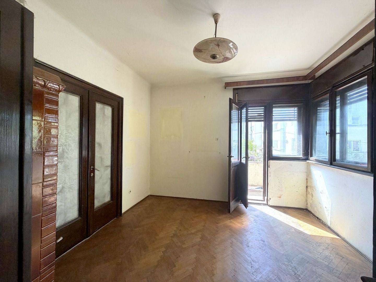 Apartament rar in vilă interbelică | pivniță și mansardă | acces separat - Poză 3