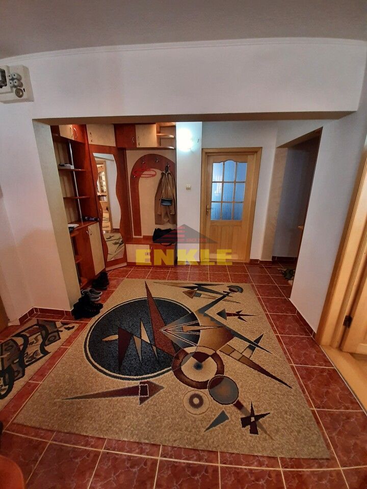Apartament 3 camere, zona Bd.George Enescu , et.1, mobilat/utilat, pret negociabil ! - Poză 9