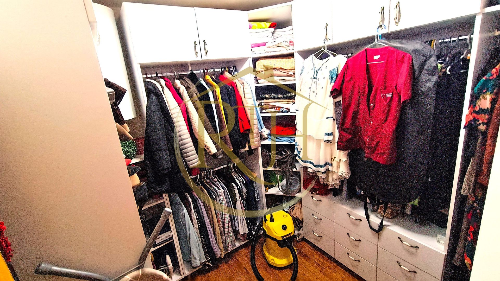 Vand vila  5 camere construita cu materiale premium in Giroc, pret 185000 euro - Poză 8