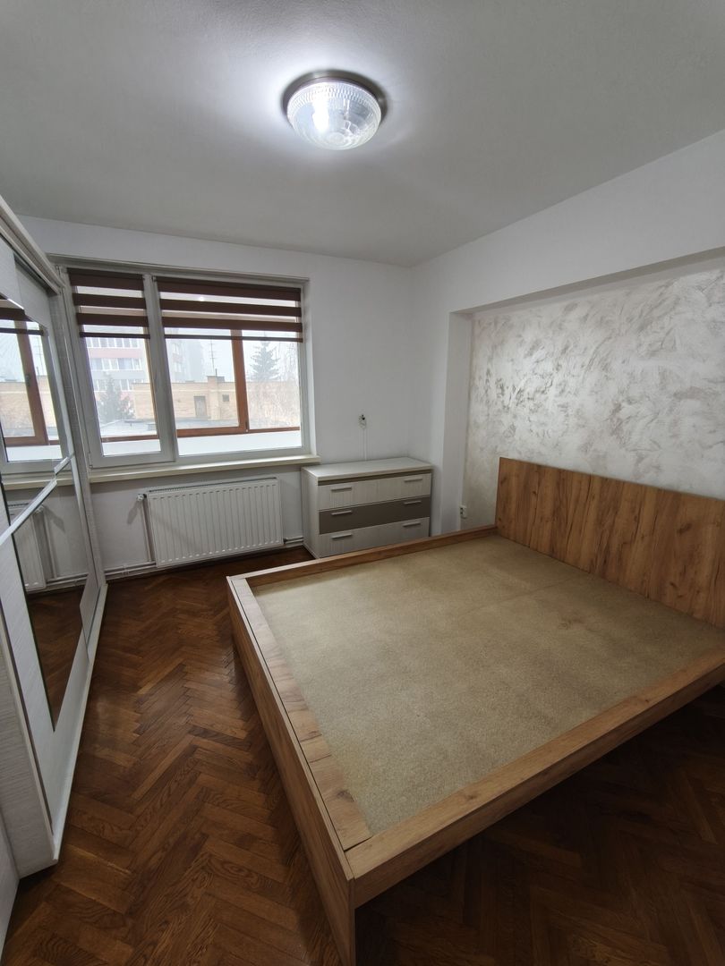 Apartament 3 camere Poli 2 – spatiu, lumina si priveliste - Poză 1