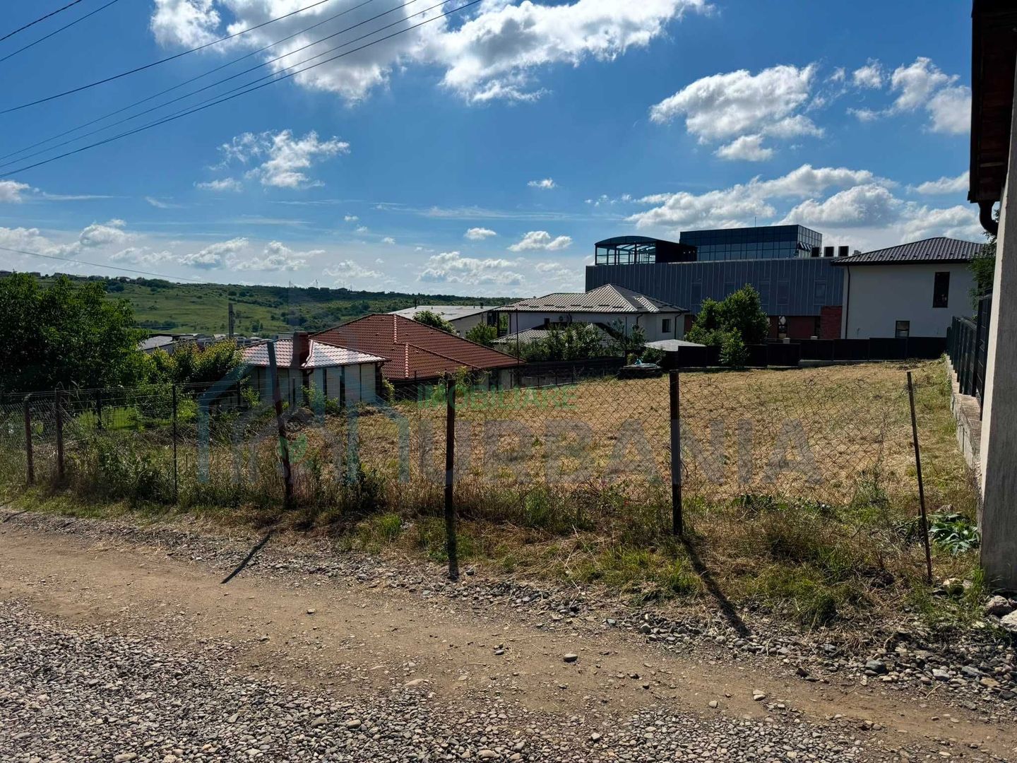 Teren intravilan de 700 mp în Valea Lupului, strada Petre Carp - Poză 1