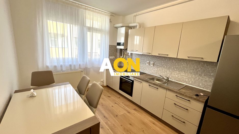Apartament cu 2 Camere, Zona Centru - Poză 1
