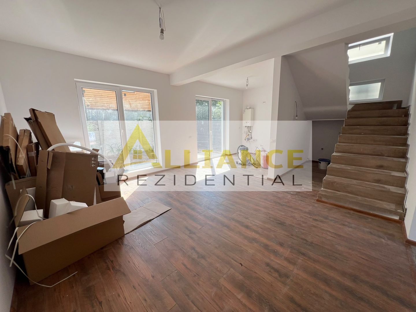 Casa Individuala - 4 camere - 400 M de STV - Poză 10
