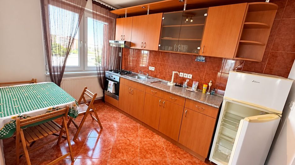 Aradului-Iulius Town | 2 Camere | Etaj Intermediar | Decomandat. - Poză 2