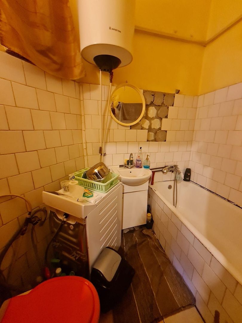 Apartament 2 camere,curte comuna/4 proprietari - Poză 7