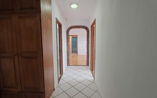 Apartament cu 3 camere de vânzare | Zonă Centrală - Poză 2