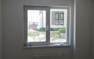 Apartament cu 3 camere vând an floresti - Poză 1