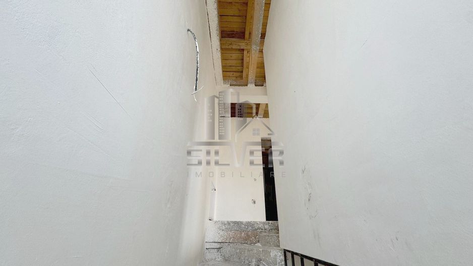 Casa  tip duplex/Zona strazii Urusagului. - Poză 19