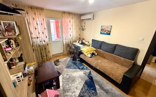 3 camere - etaj 3 - 52mp - renovat - centrala - apa - Craiovita Noua - Poză 2