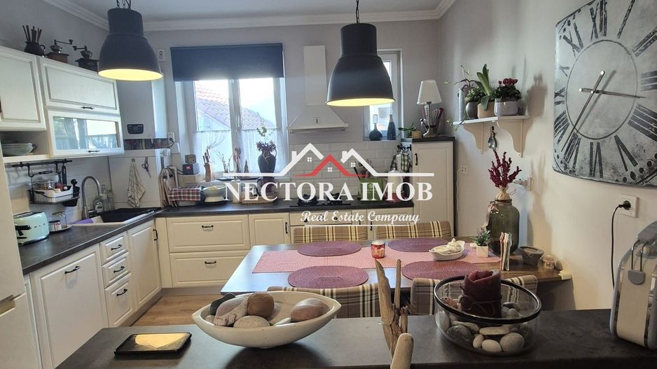 NECTORA IMOB-Apartament la casa 3 camere, Ultracentral, Etaj 1, 75 mp - Poză 10