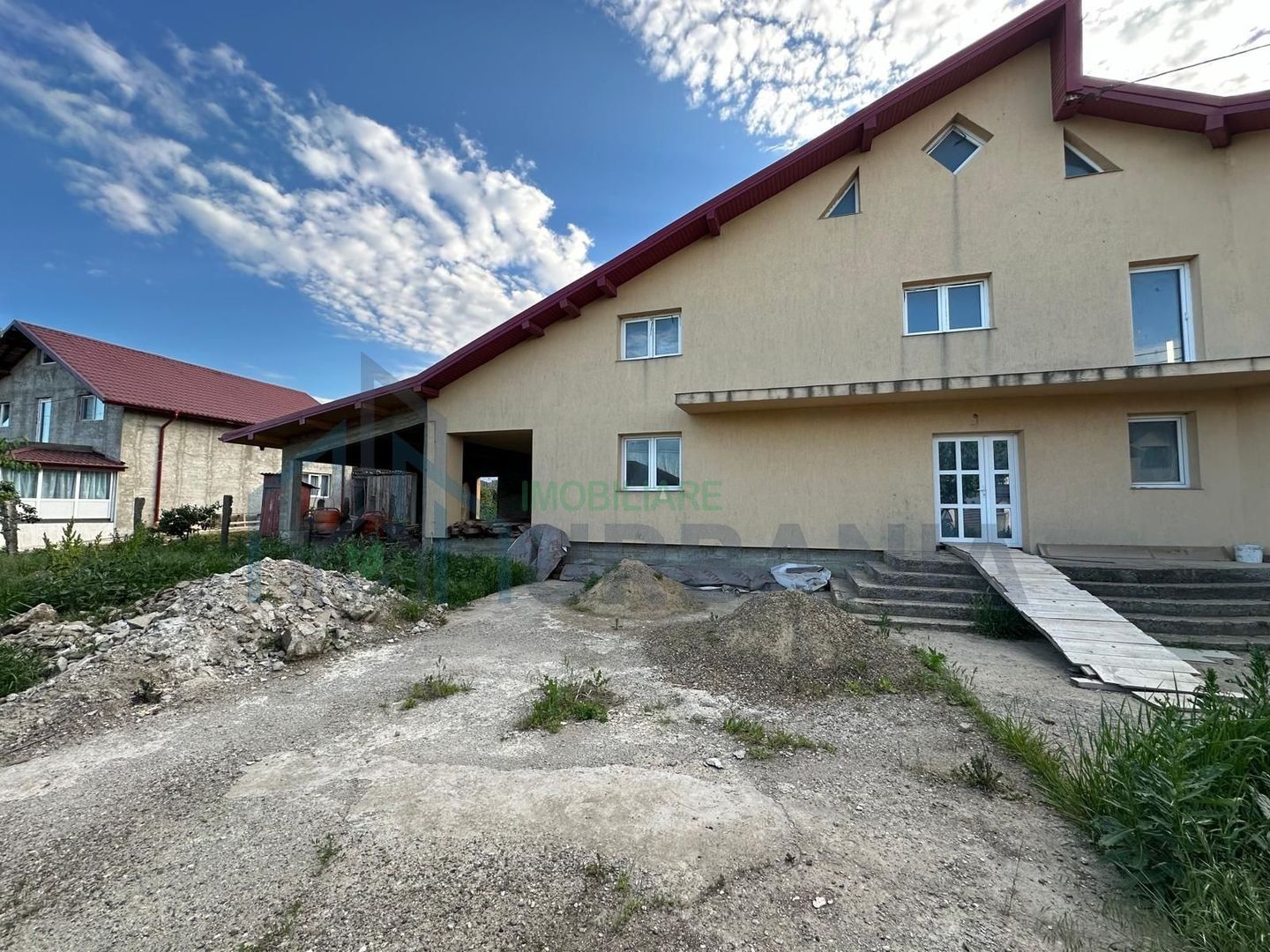 Casă în stadiu gri, Miroslava – 280 mp, teren 1000 mp - Poză 2