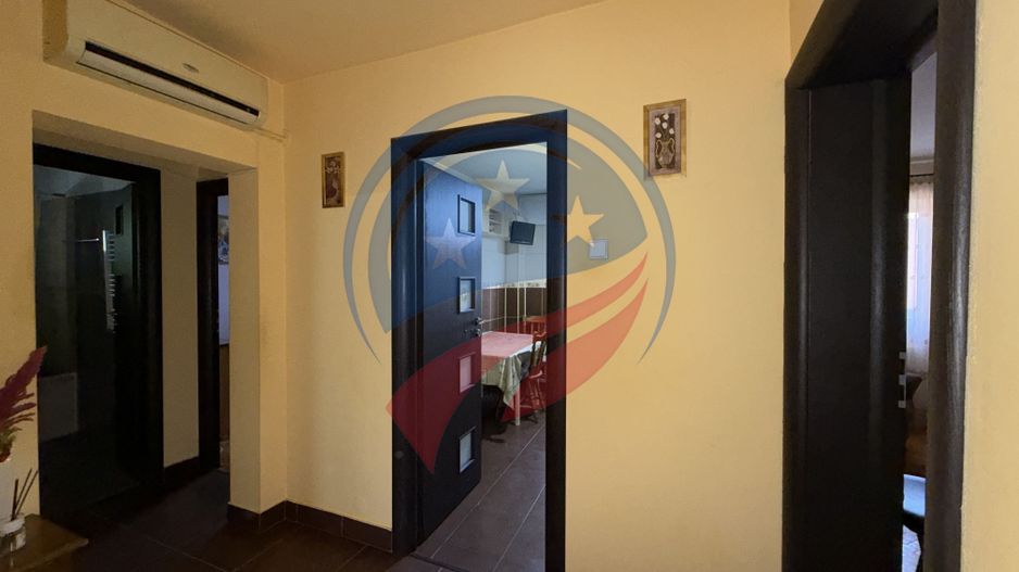 APARTAMENT 3 CAMERE 2 BAI ZONA LAPUS ET 1 - Poză 1