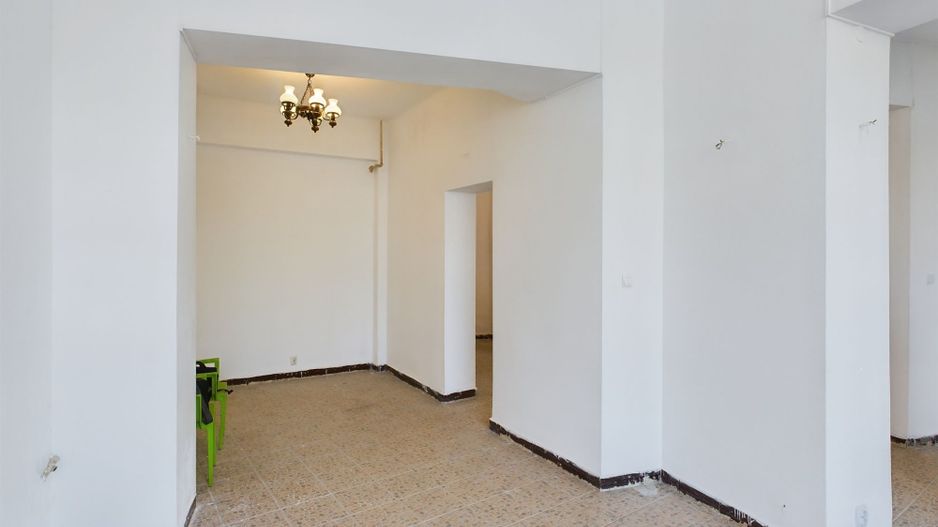 Casa individuala la 6 minute de Piata Unirii - Poză 4