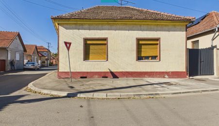 Casă din cărămidă cu teren 639 mp, Lipova