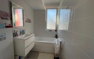 Casa cvadruplex de vanzare 4 camere, 2 locuri de parcare - Poză 7