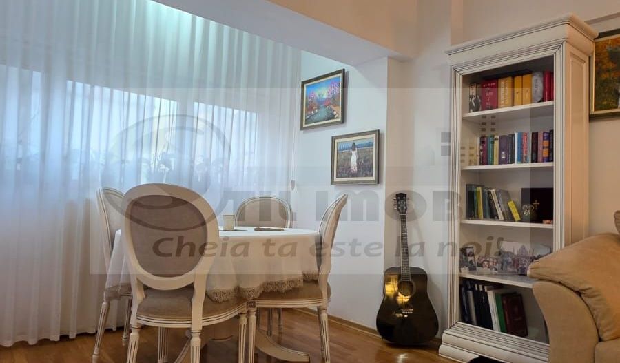 Apartament 3 camere - Centru - 77mp - 2bai - Poză 3