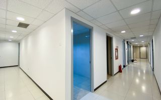 Cladire cu functiuni mixte - Poză 5