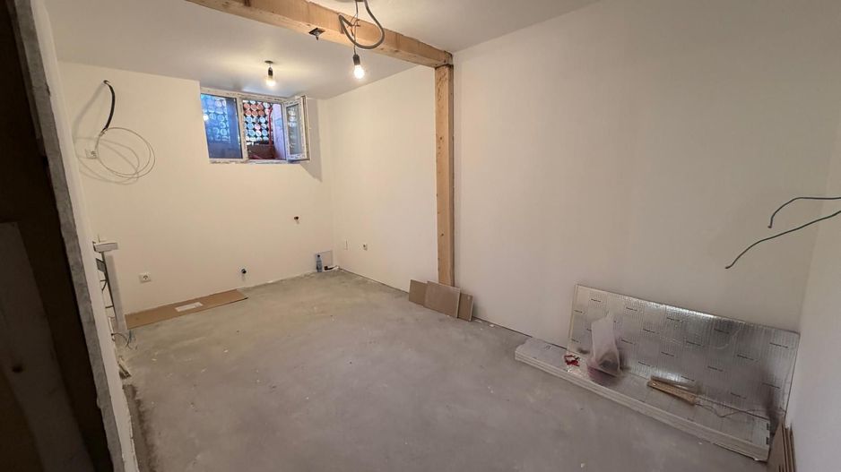Casă de vanzare 6 camere 220 m² utili cu 376 M² teren la șosea - Poză 19