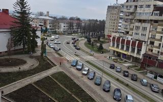 Apartament modern, 2 camere, renovat integral, în centrul orașului Pașcani - Poză 1