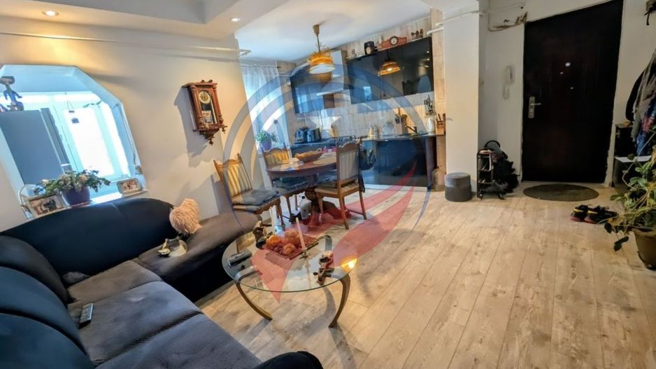 Apartament generos 4 camere, confort sporit, etaj 4/4, izolat termic - Poză 1