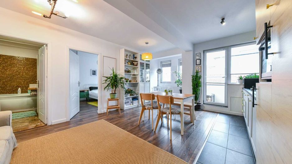 Apartament cu 2 dormitoare și garaj subteran zona Centrală Floresti. - Poză 2