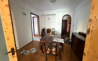 Apartament cu 4 camere în zona Universitate – proprietate cu istorie - Poză 2