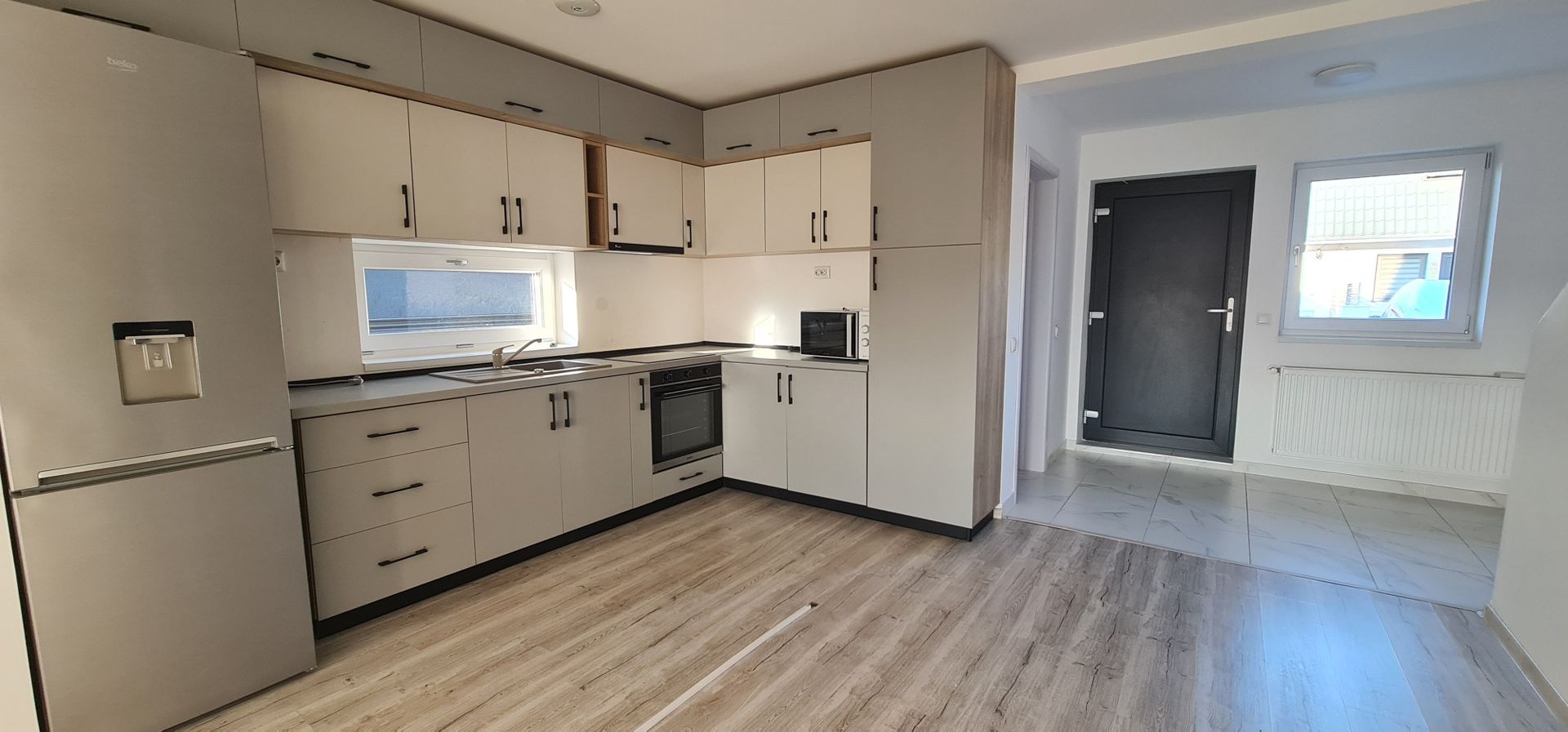 De inchiriat casa 4 camere bucatarie mobilata utilata Izvor - Poză 1