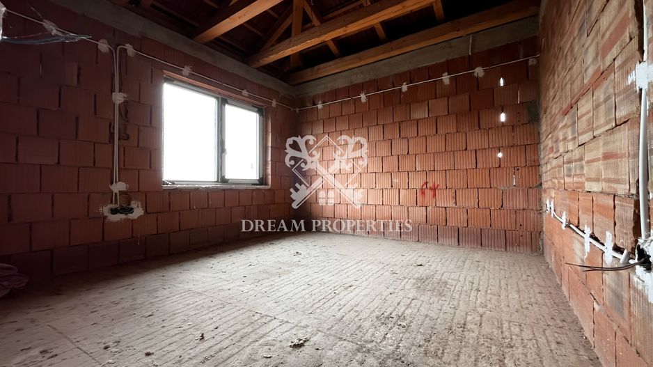 Duplex de vanzare 4 camere, 2 bai, teren 240 mp, intrare Chinteni - Poză 4