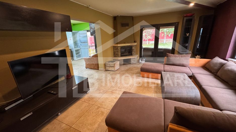 Casa cu 4 camere, 230mp, garaj, Zona Corunca - Poză 2