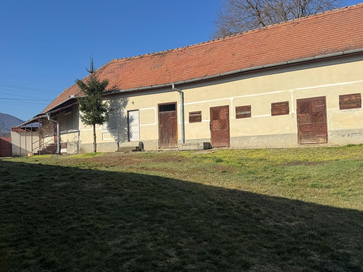 Casa cu lac in curte, Sacel, Sibiu - Poză 2
