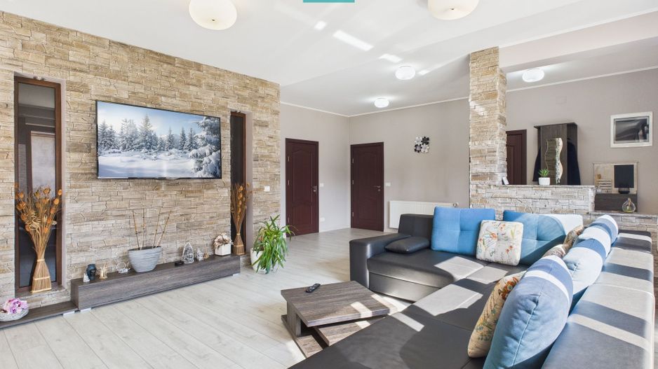 Casă modernă cu 2 corpuri, 5 camere în Pecica - Poză 7