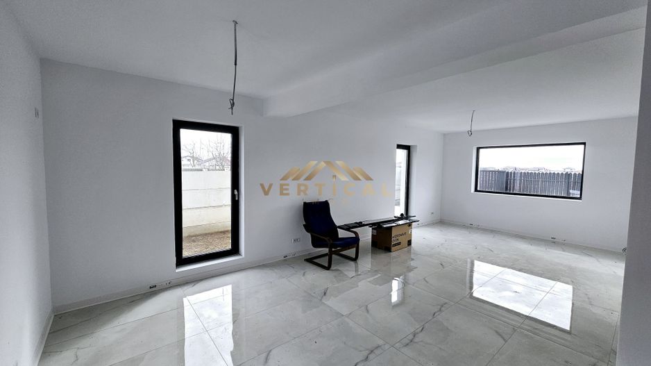 Vila 4 camere in centrul comunei Berceni - Poză 2