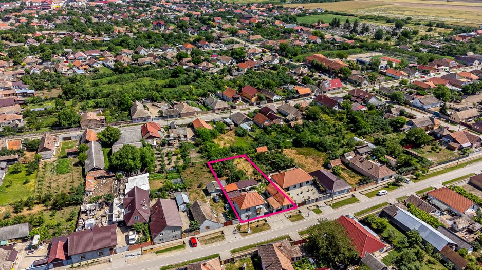 Casă cu 2 corpuri de clădire în Pecica, Arad. - Poză 3