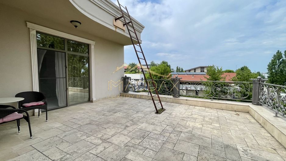 Impressive Villa *1500 SQM usable* 2613 SQM land / Open to the lake - Poză 39