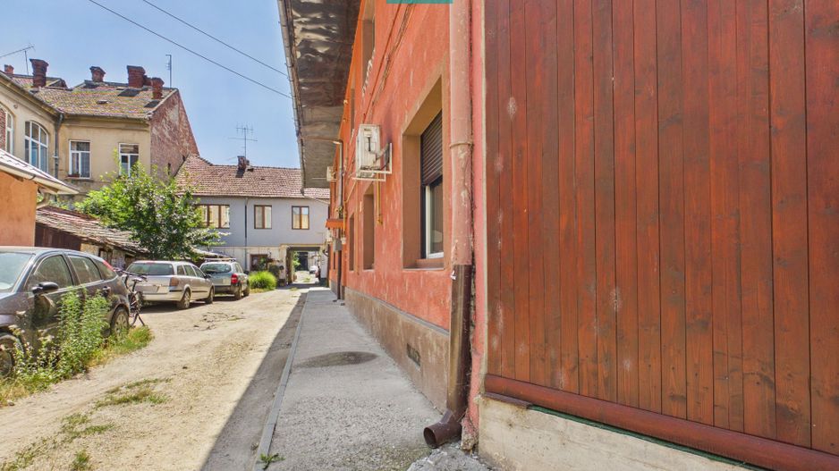 Apartament cu 2 camere și curte ultracentral - Poză 7