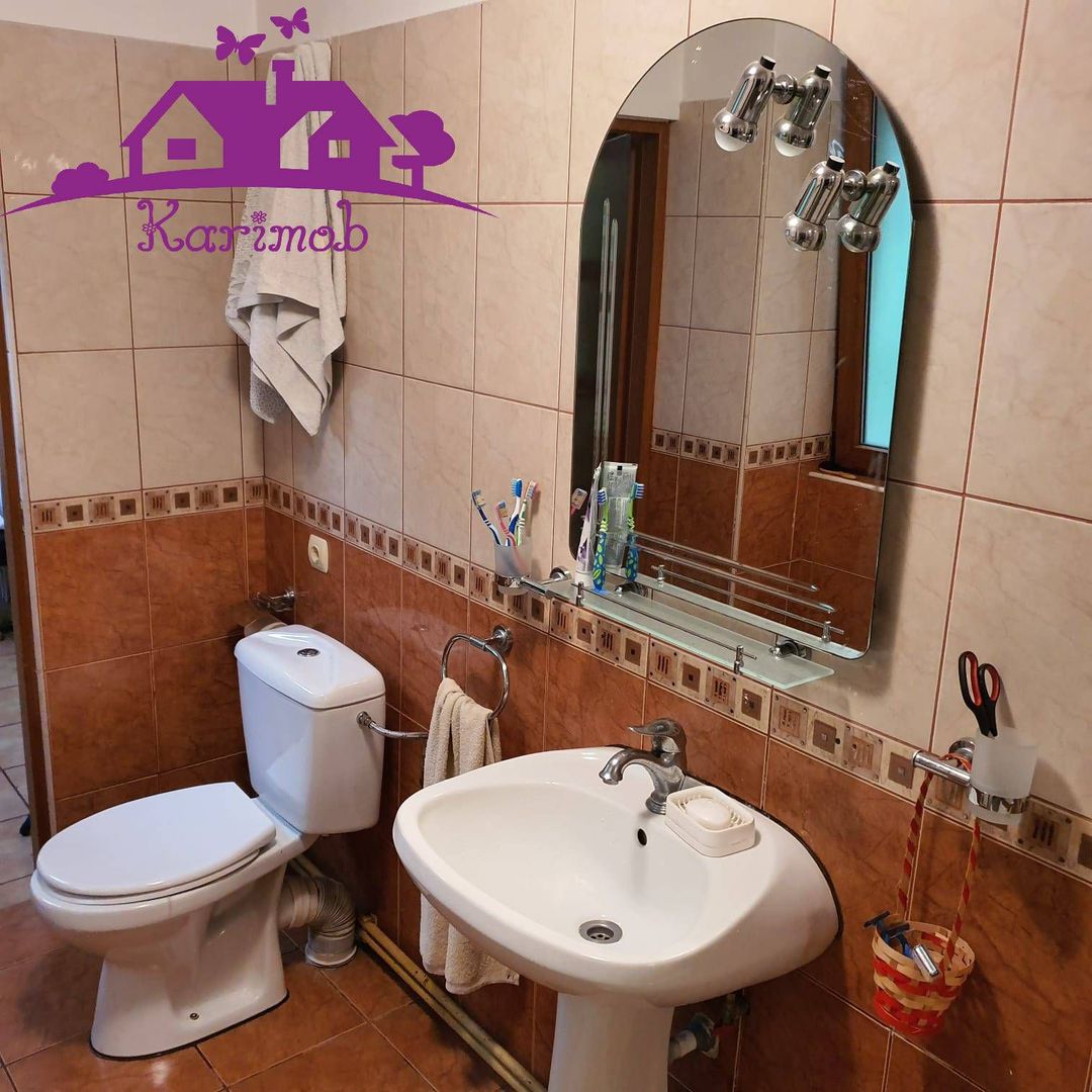 Casa si curte zona centrala - Poză 14