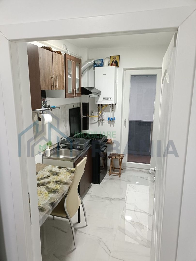 Apartament cu o camera și balcon - Poză 4