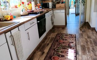 Casa individuala spatioasa si teren mare, pozitie excelenta, Sacalaz - Poză 3