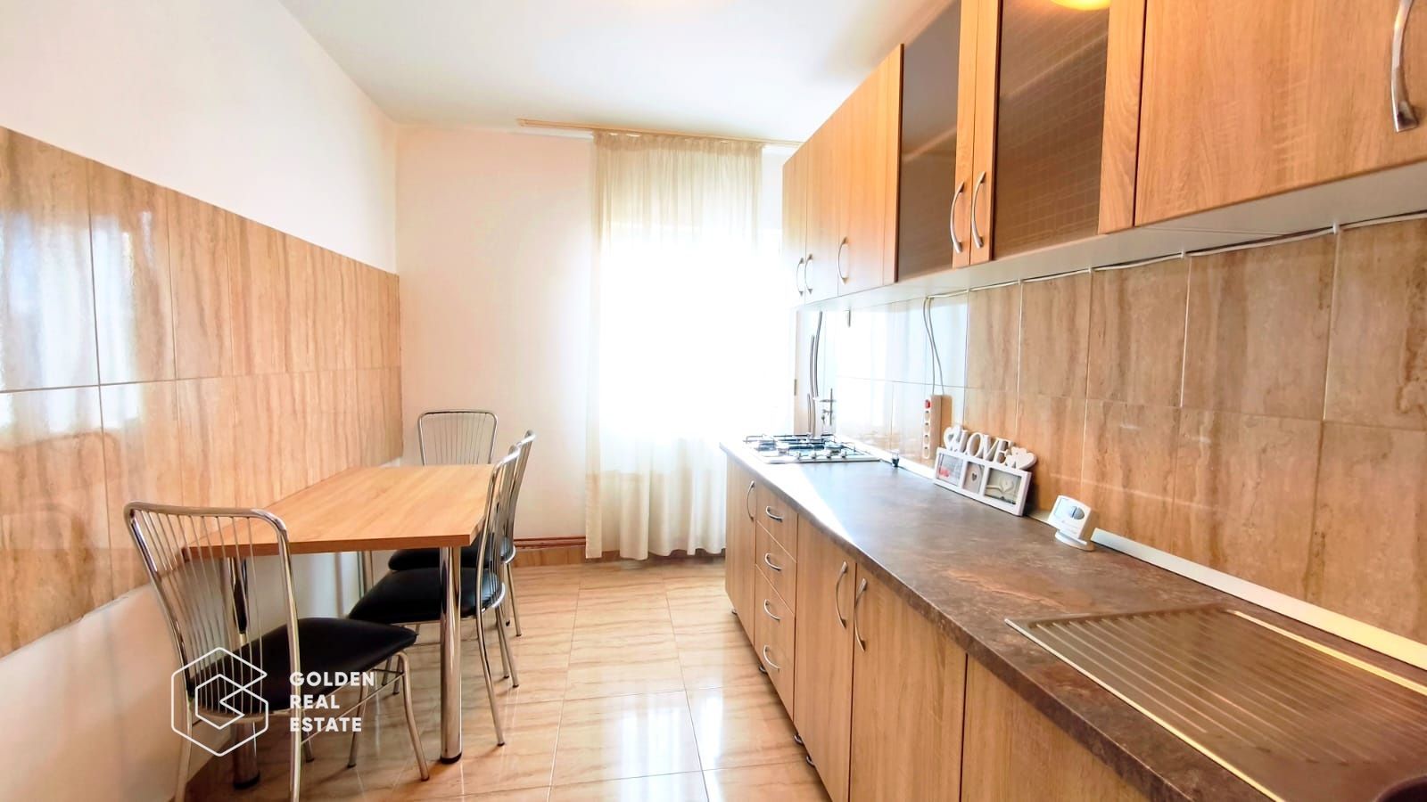 Apartament spatios cu 2 balcoane, modernizat, zona Alfa - Poză 3