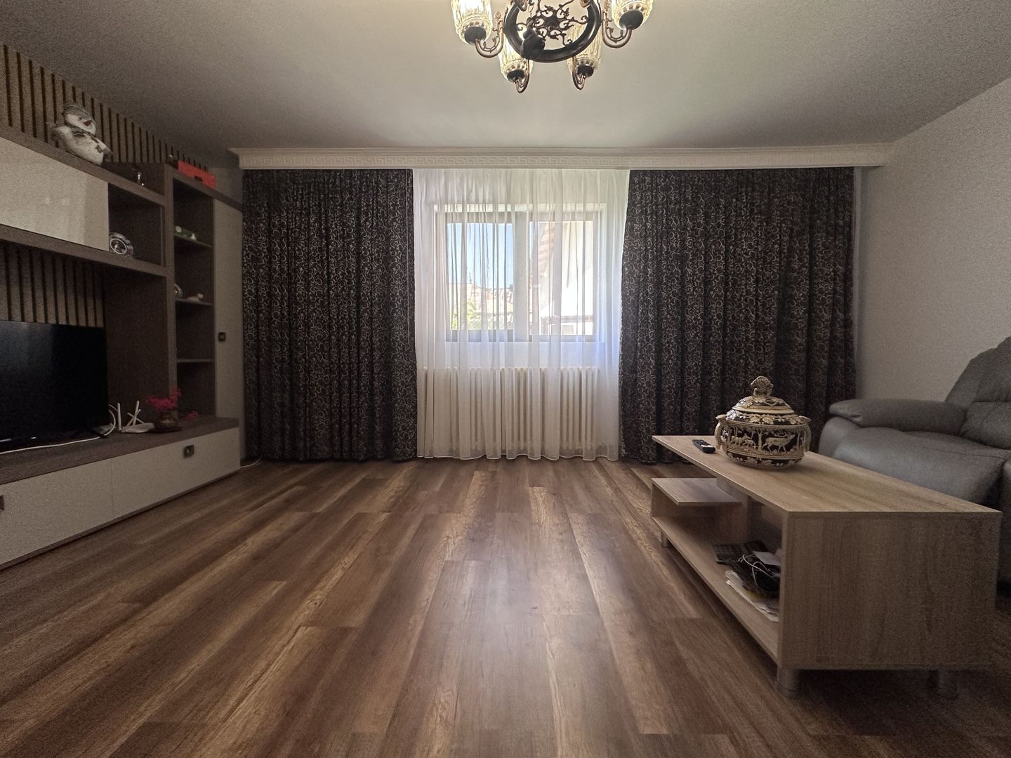 Gata de locuit! Vanzare casa cu 5 camere in Priboiu, com.Branesti - Poză 14
