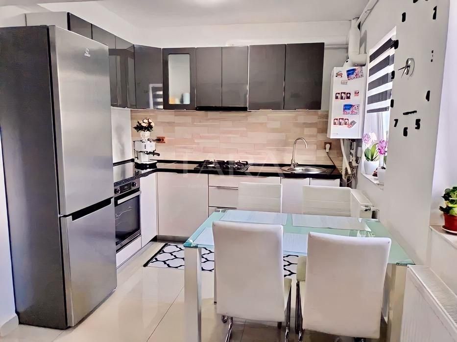 Apartament cu 2 camere de vanzare in zona centrala - Poză 2