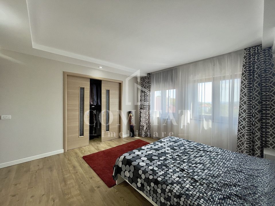 Casă cochetă cu teren generos și panoramă Chinteni - Poză 7