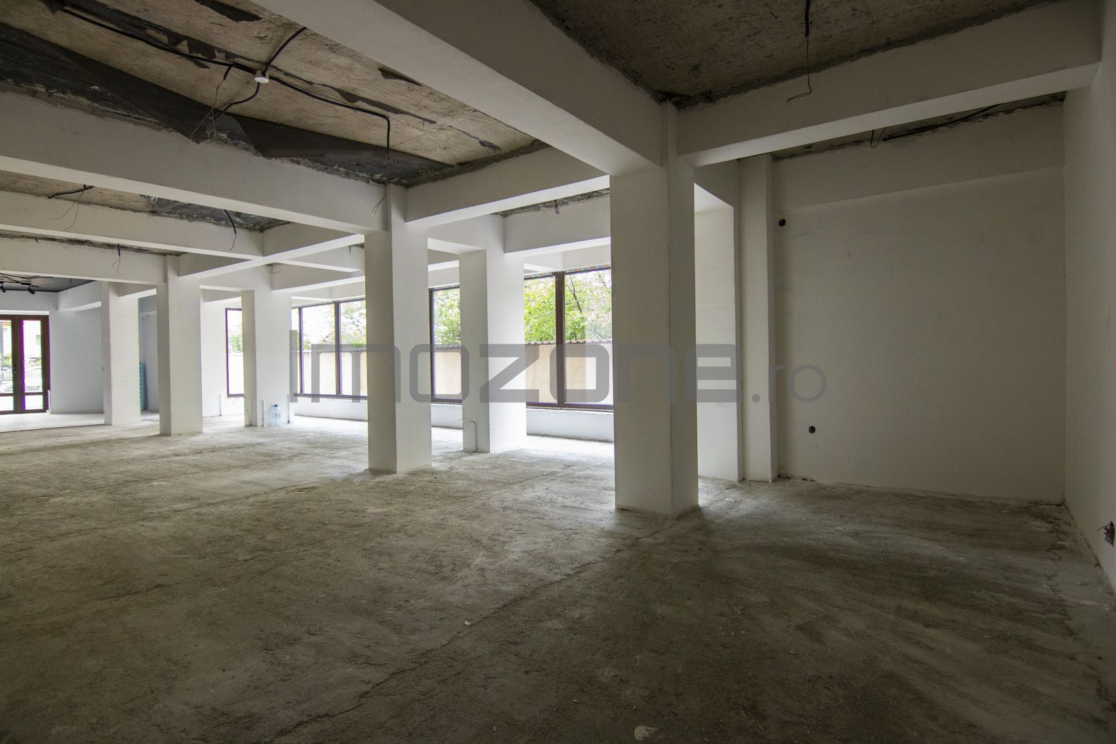 UVERTURII 147 SPATIU COMERCIAL STRADAL 50mp la parterul unui bloc nou - Poză 8