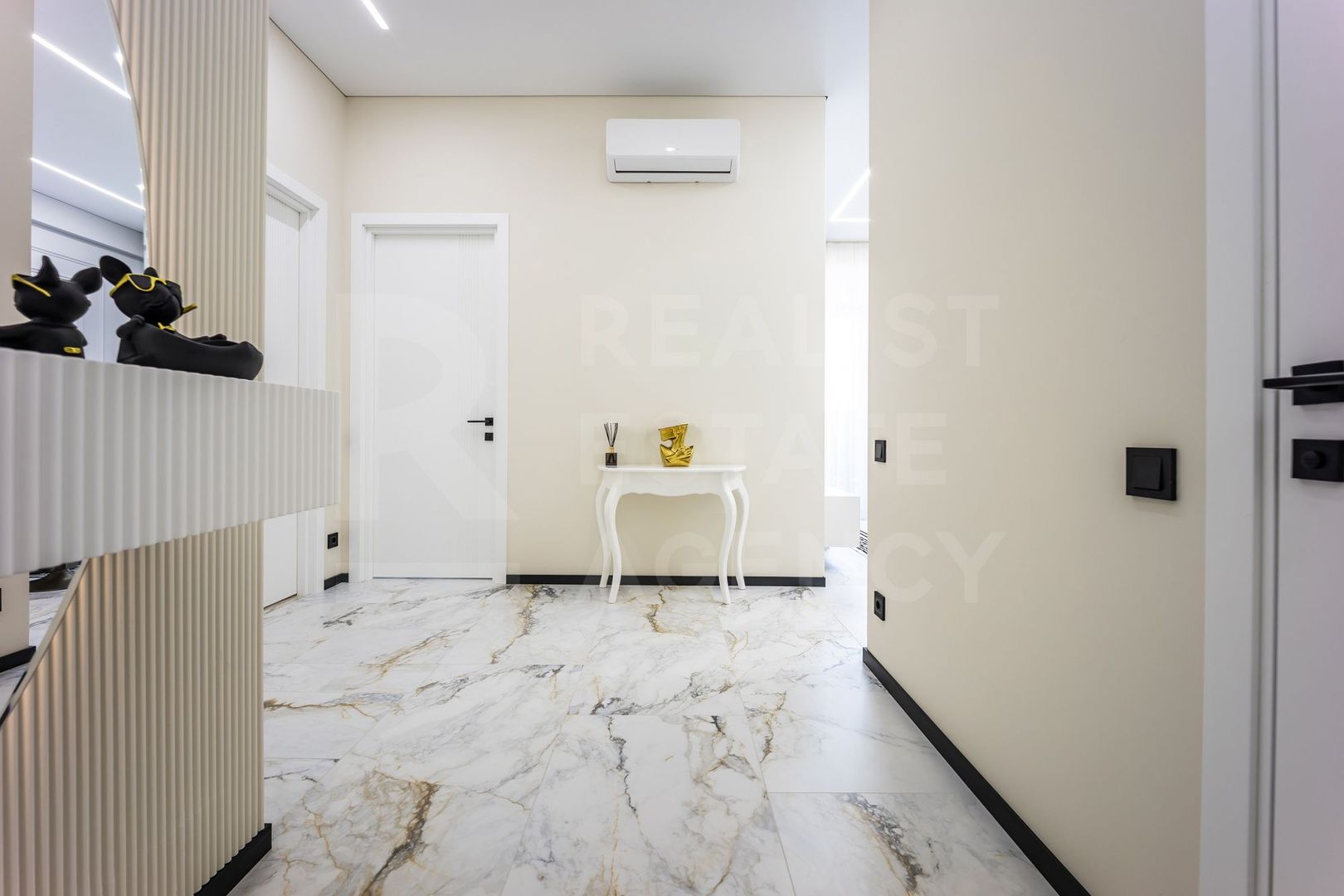 Vânzare apartament, 2 camere 66 mp, Complex Oasis, Rîșcani - Poză 11