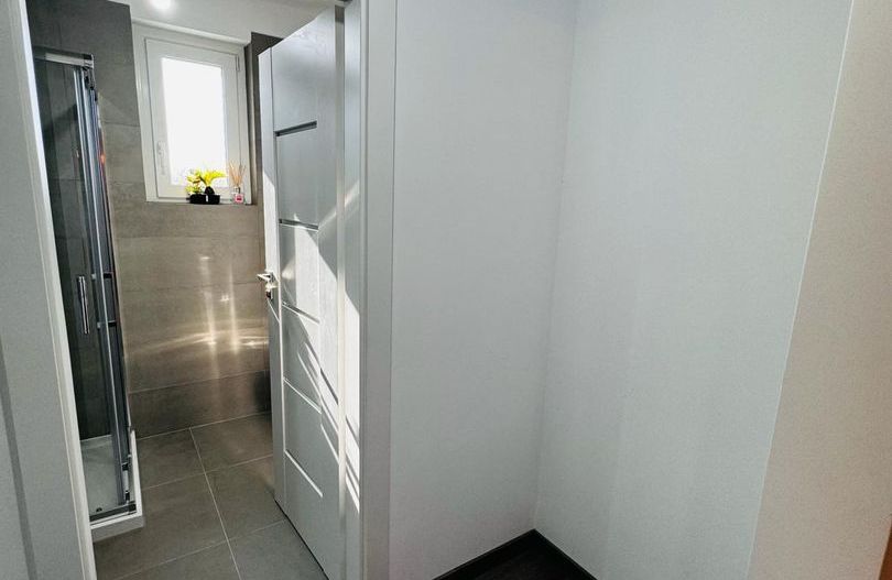 Apartament de inchiriat 3 camere 2 Baii Micalaca, parcare, bloc nou - Poză 5