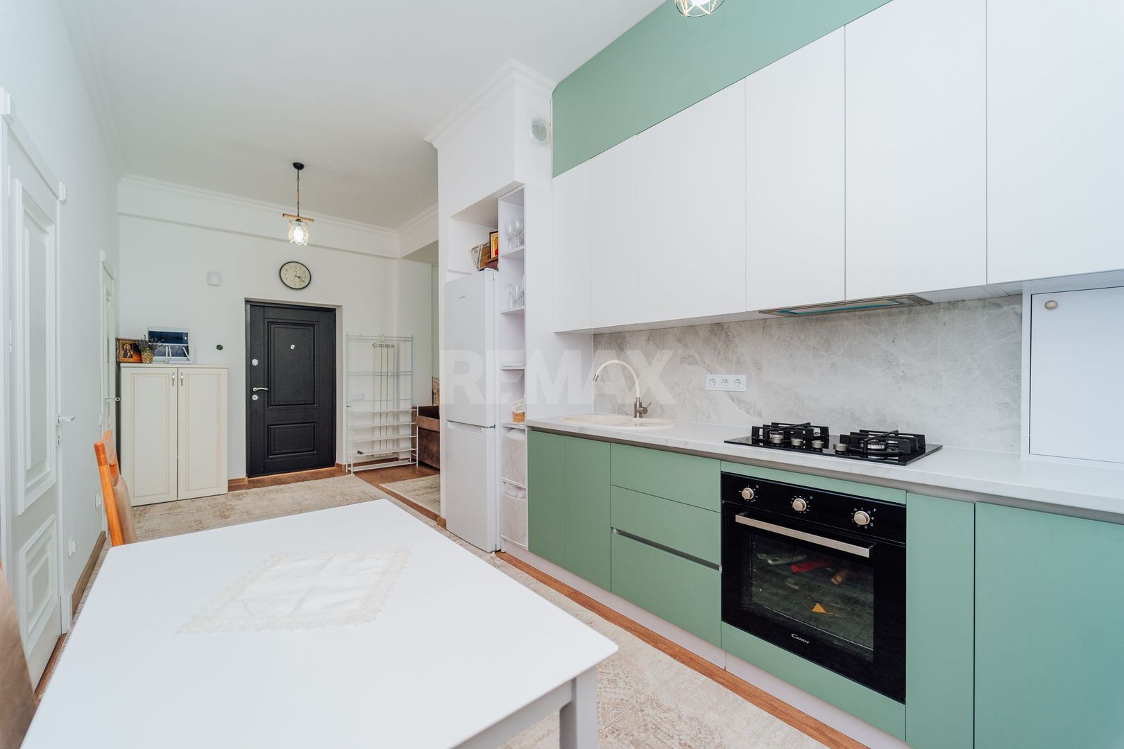 Apartament cu 2 camere, Centru - Poză 4