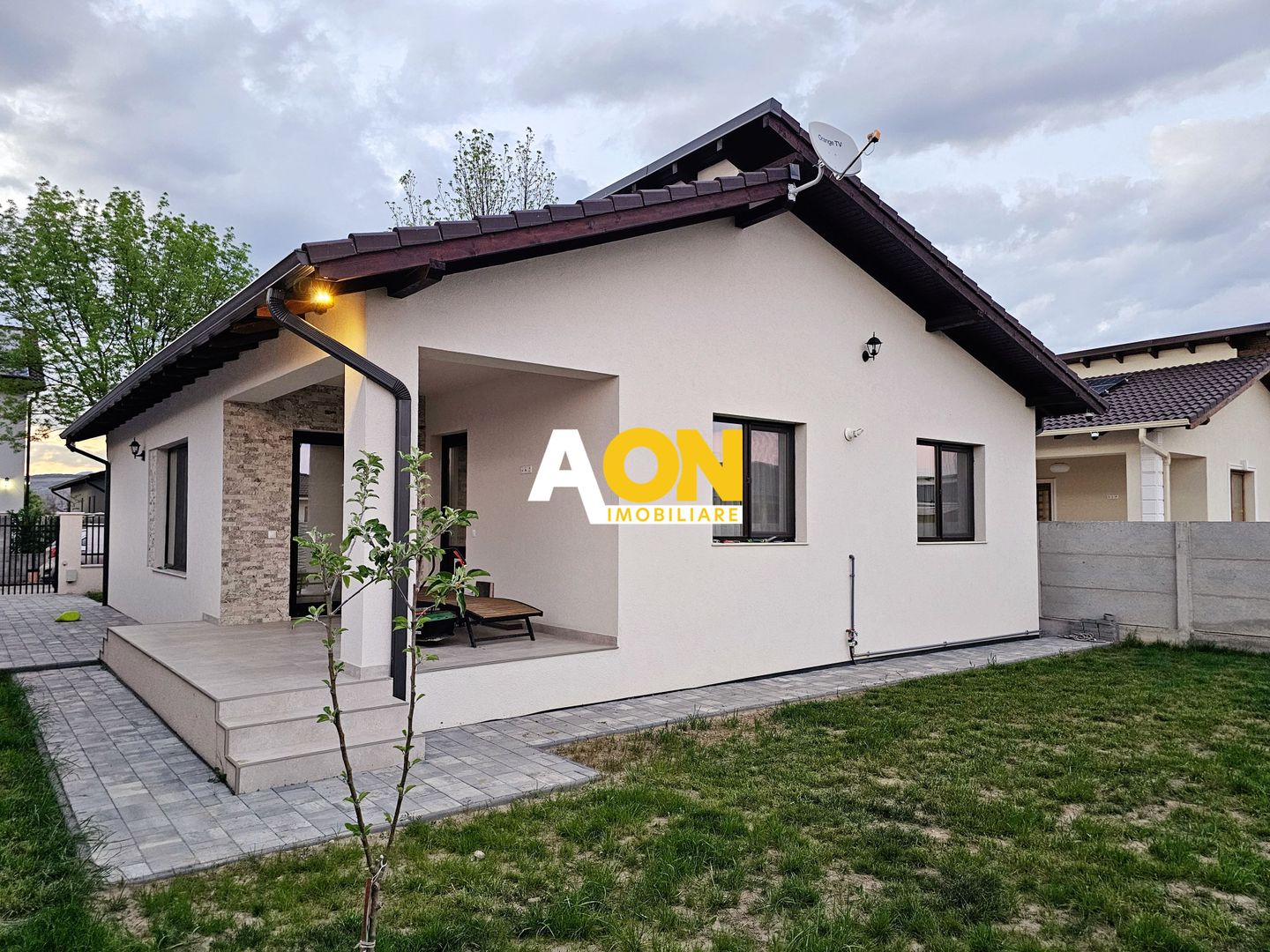 Casa 4 camere, 424 mp teren, partial mobilata, cartier Orizont - Poză 1